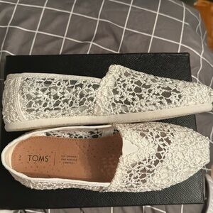 White Lace Toms